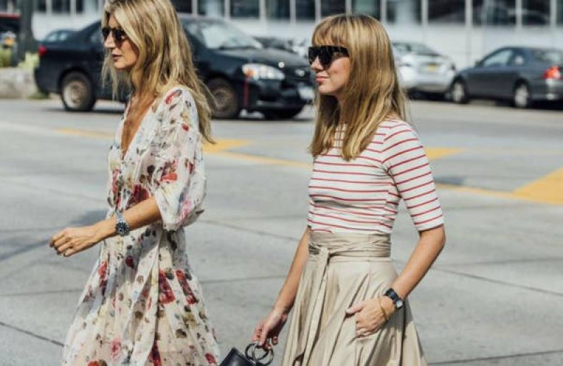 Η φούστα που φορούν όλες οι fashion bloggers και σίγουρα θα θέλεις για τη συλλογή σου   