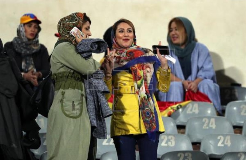 Ιρανές είχαν τη δυνατότητα να παρακολουθήσουν στις εξέδρες ποδόσφαιρο 