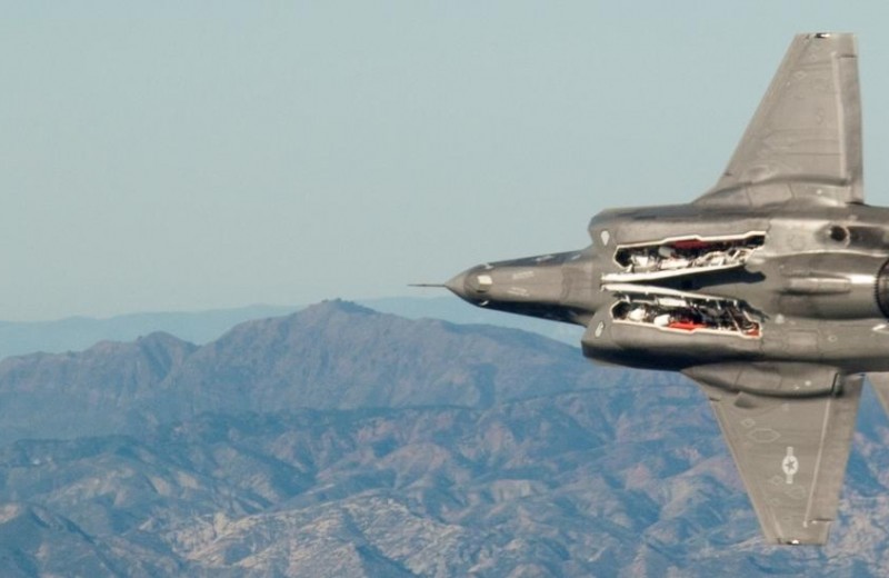 Αμερικανοί  Οπλίζουν το stealth μαχητικό F-35 με πυρηνικά